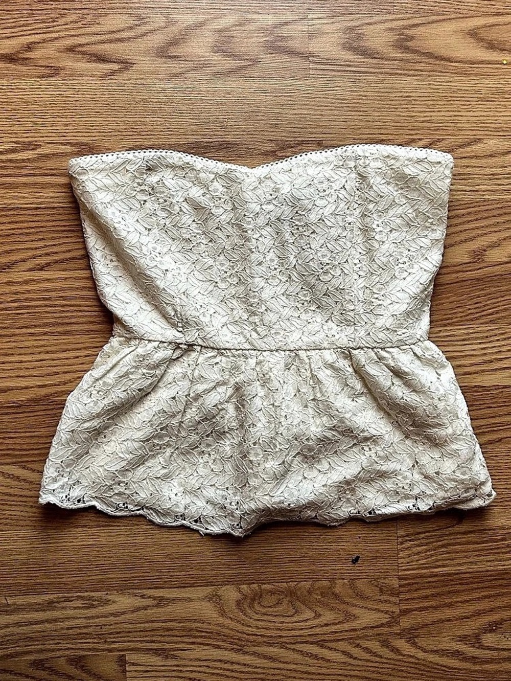 Hollister Lace Strapless Top in White Size L NWT